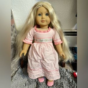 American girl doll historic Caroline